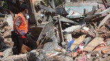  Загиналите в Индонезия от земетресението доближиха 131 души 