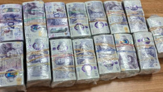 Митническите служители откриха недекларирана валута на стойност 325 583 лева
