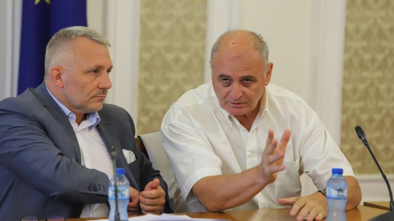 Невлезлите в парламента "Ние идваме" поздравяват новите депутати, но остават бдителни