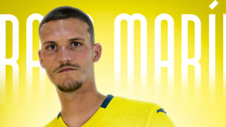 Испанският Виляреал официално привлече защитника на Наполи Рафа Марин 23 годишният