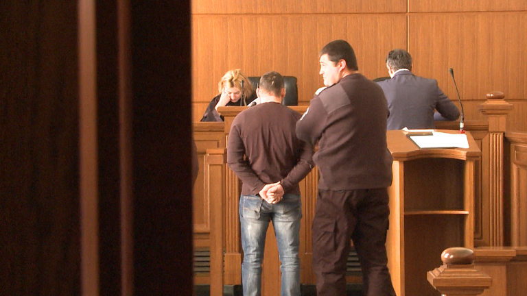 Осъдиха ефективно 19-годишен за сношение с малолетна в Стара Загора