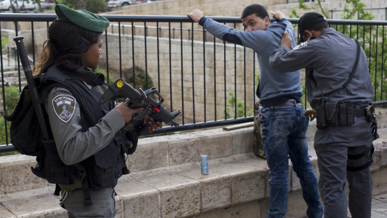 Израелската армия застреля трима палестинци