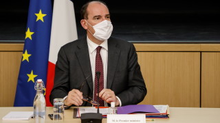 Френските ученици на възраст 6 и повече години трябва да носят маски в клас