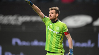 Вратарят на Байер Леверкузен Лукас Храдецки ще премине в участника в Лига