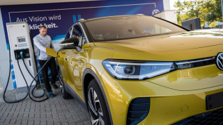 През юни 2023 г за първи път новорегистрираните електрически автомобили