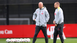 Старши треньорът на Ливърпул Арне Слот не се появи