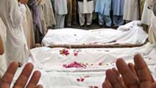 Милиони в Пакистан посрещат втора зима на палатки