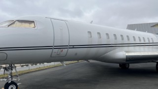 Луксозен бизнес самолет Dassault Falcon 2000EX чиято стойност е посочена