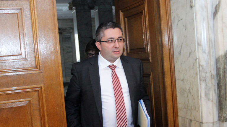Строителният министър Николай Нанков си търси заместник