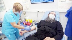 Свещеници от София дариха кръв във ВМА