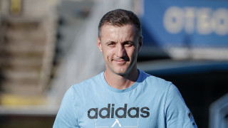 Треньорът на Левски Станислав Генчев ще извърши промяна по състава