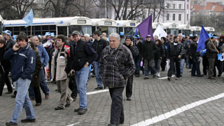 Кремиковски работници отново блокират София