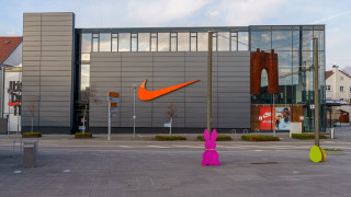 Nike намали очакванията си за продажбите на своите продукти през