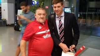 Ники Кънчев помага на Васо Пожарната, раздава храна на нуждаещи се