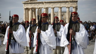 Тежки времена настъпват за хазяите в Гърция Властите са започнали