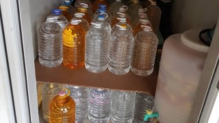 Нерегистриран обект за дестилиране и 1718 литра нелегален алкохол откриха