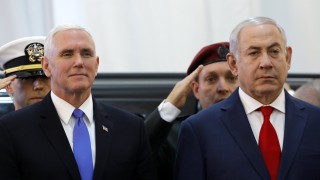 Вицепрезидентът на САЩ Майк Пенс който кацна в Израел в
