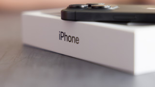 Клиентите на Apple бързат да си купят iPhone преди да поскъпне