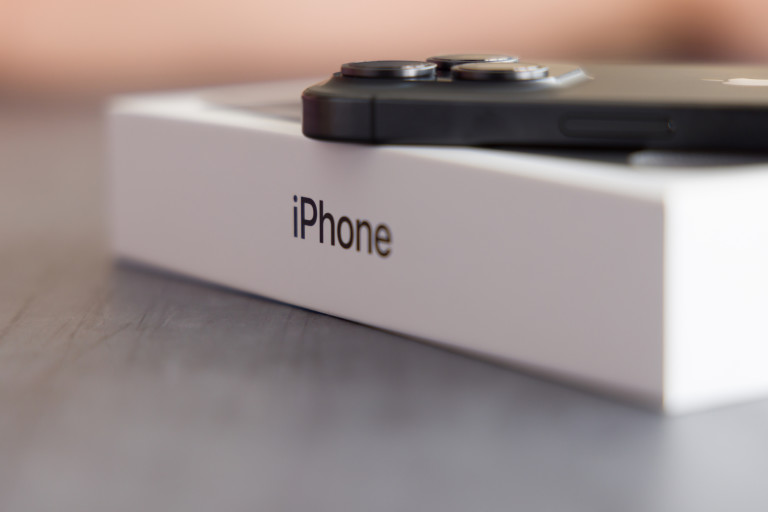 iPhone може да стане все по-недостъпен лукс