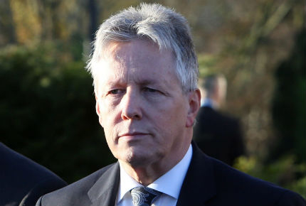 Премиерът на Северна Ирландия хвърли оставка 