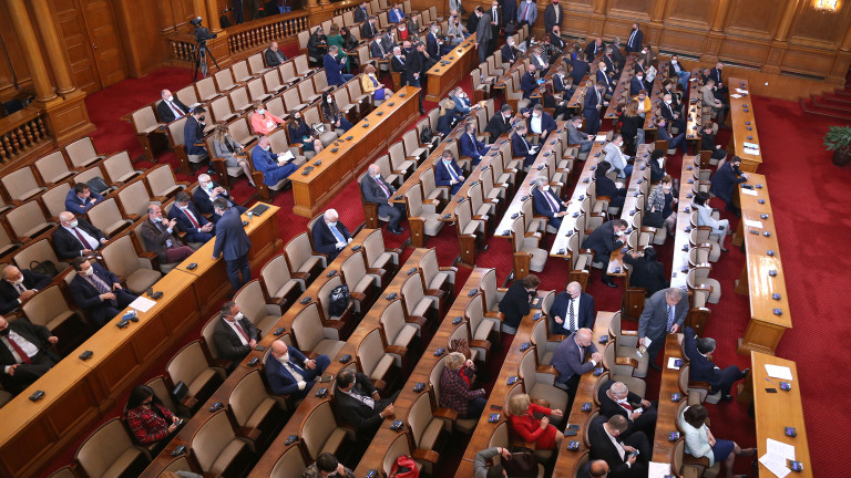 Сова Харис: Следващият парламент ще бъде доста раздробен