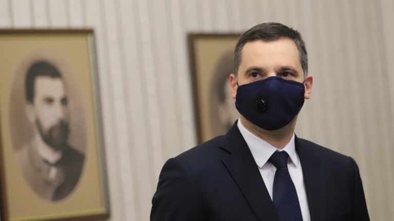 Волт заедно с Отровното трио и Изправи се. БГ излизат