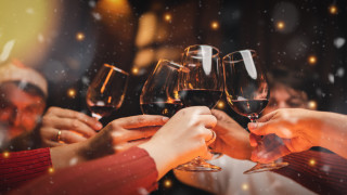 Три дни яли, пили вино и се веселили