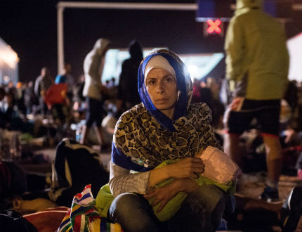 Унгария мобилизира резервисти, Хърватия продължава да пренасочва бежанци
