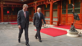 Външният министър на Пакистан Шах Махмуд Куреши заяви че Индия