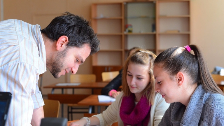 Все повече българи искали да стават учители въпреки пандемията