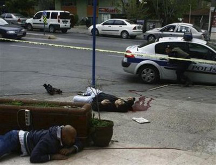 4-часова престрелка в Истанбул