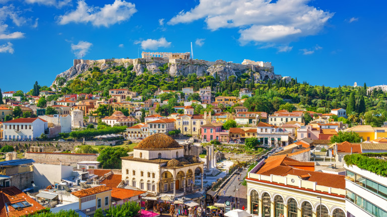 Η Ελλάδα μειώνει τους φόρους στα μεσαία εισοδήματα