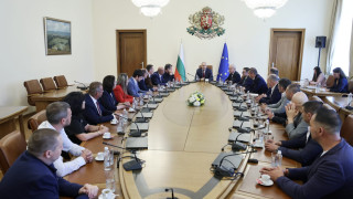 Правителството предприема мерки в подкрепа на транспортния бранш и за