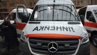 Автомобил блъсна 14 годишно дете и 71 годишната му баба на бул