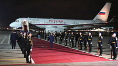 Путин посрещна руснаците с червен килим, почетен караул и прегръдка за Красиков