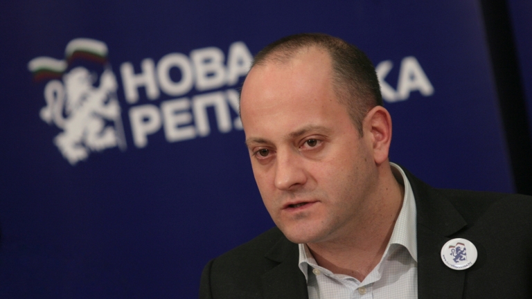 Партиите могат да преживеят и с малко пари, убеден Радан Кънев