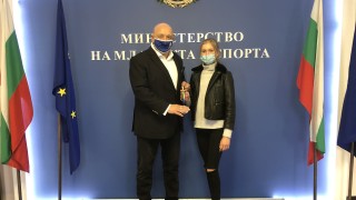 Фигуристката Александра Фейгин и нейната треньорка Ина Лутай гостуваха в