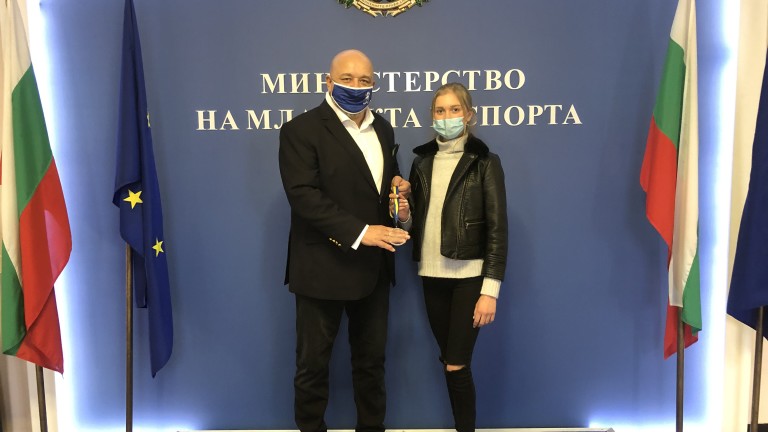Фигуристката Александра Фейгин и нейната треньорка Ина Лутай гостуваха в