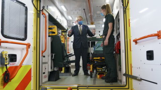 Англия задължи да се носят маски