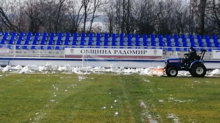 Тимът от Втора лига Струмска слава уреди двама нови футболисти