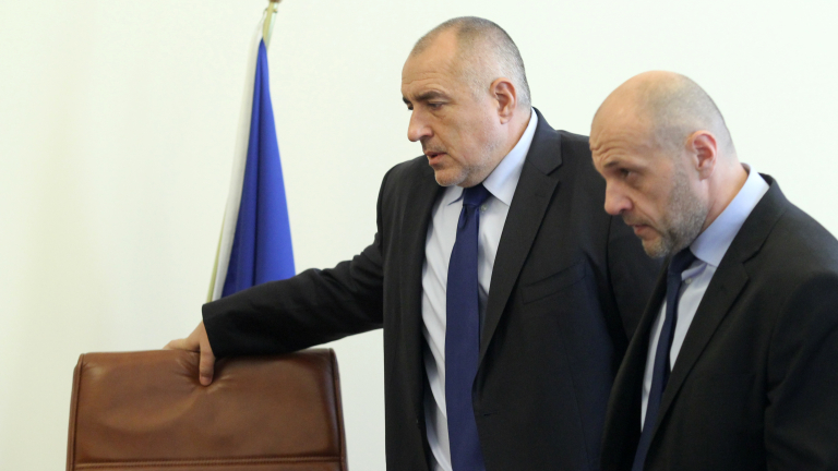 Томислав Дончев фаворит за социален министър