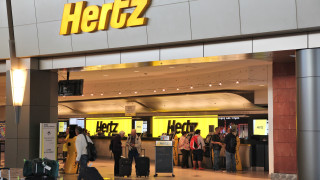 Акциите на Hertz Global Holdings Inc се сринаха с близо