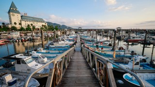 Голяма част от Южен и Източен Тайван беше блокирана и хиляди