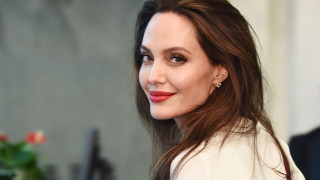 Дрехите от есенния гардероб на Анджелина Джоли могат да се