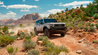 Toyota разкри изцяло новия Land Cruiser (Видео)