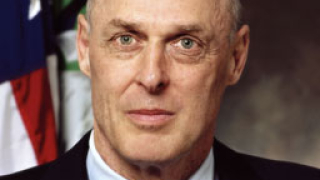 Полсън: Подръжник съм на политика за силен долар