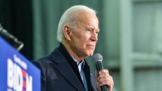 Бившият посланик в Обединеното кралство Луис Сусман подкрепи Джо Байдън