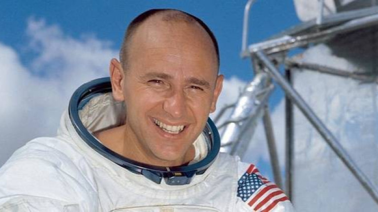 Почина астронавтът Алън Бийн - четвъртият човек, стъпил на Луната,