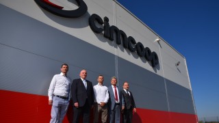 Българската компания за производство на високоспециализирана оптична техника Кимкооп Холдинг