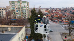Бето зарадва зарадва български пожарникари и децата им